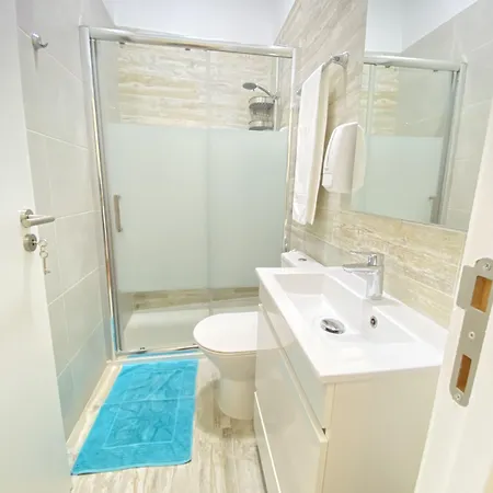 Pensionat Faro Guest House 3*