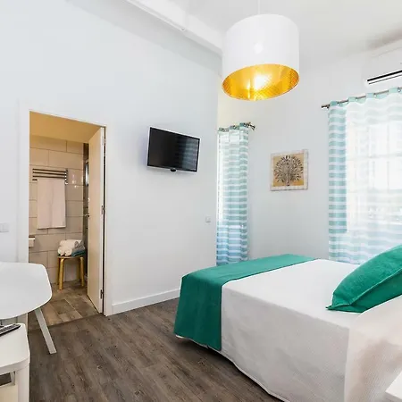 Faro Guest House Pensionat 3*